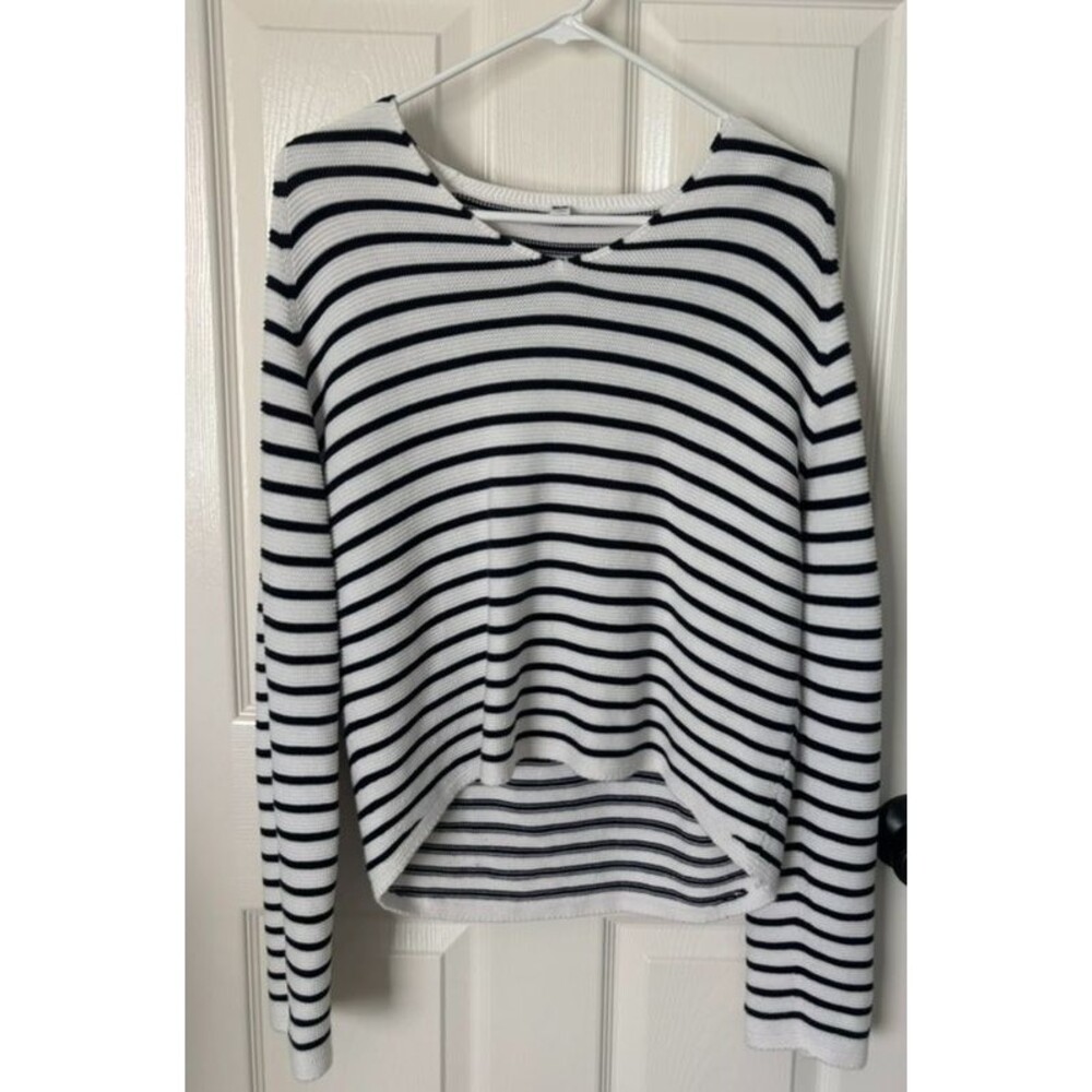 Uniqlo Striped  black white Sweater women Small oversized loose casual